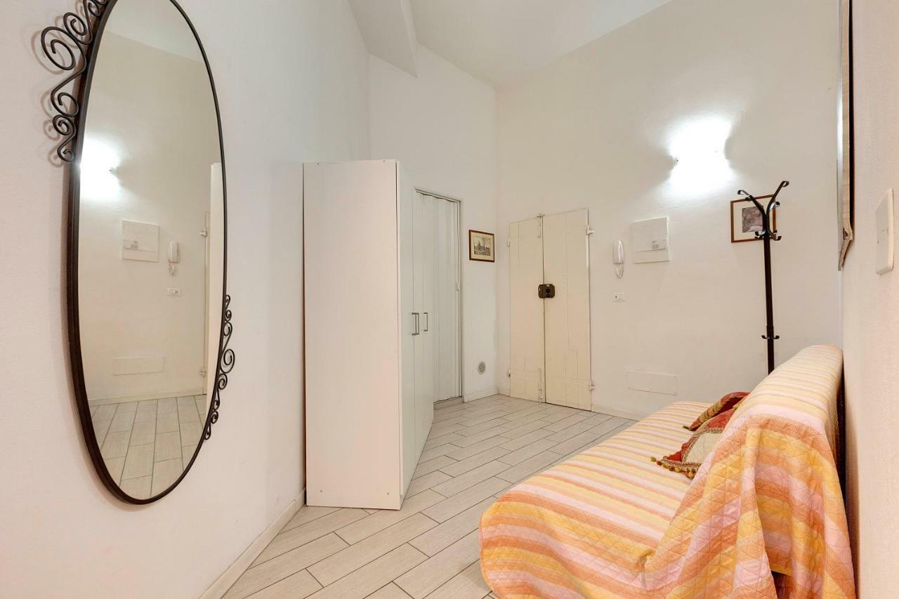 Appuntamento A Ponte Vecchio Appartement Florence Buitenkant foto